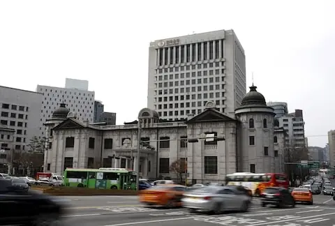 Bank of Korea board member raises concerns about house prices, leveraged stock investments Bank of Korea board member raises concerns about house prices, leveraged stock investments