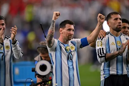 Argentina sings collective happy birthday to Messi