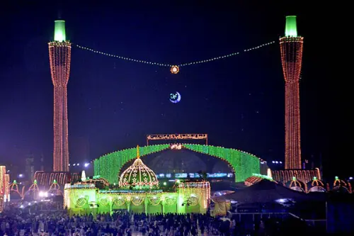 Data Darbar&rsquo;s Ghusl ceremony held: Steps taken to provide better facilities to devotees: minister