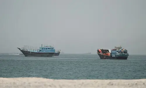 UN pauses Hormuz evacuation plan after ship attack