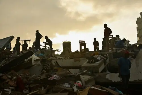 Death toll in Venezuela quake tops 1,400 as rescue efforts intensify