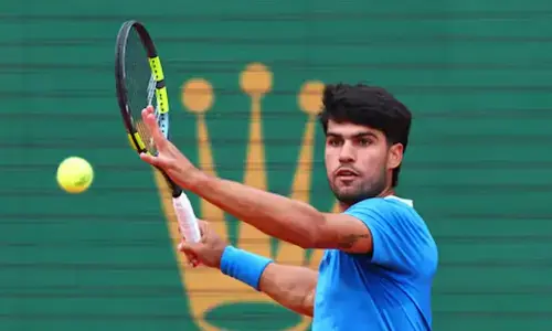 With Alcaraz absent, Spanish teenager Jodar impresses on Wimbledon debut