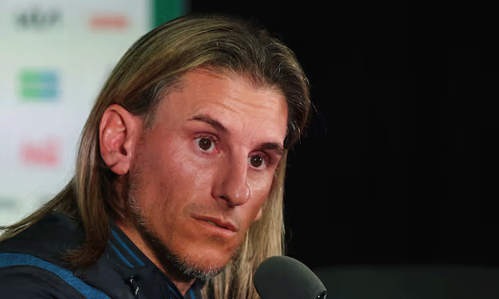 Ecuador coach brushes off travel delays, underdog tag ahead of Mexico clash