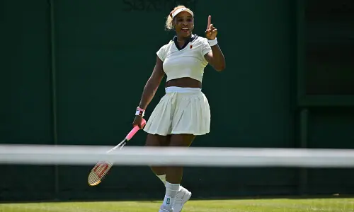 Serena set for remarkable Wimbledon return, Swiatek survives scare
