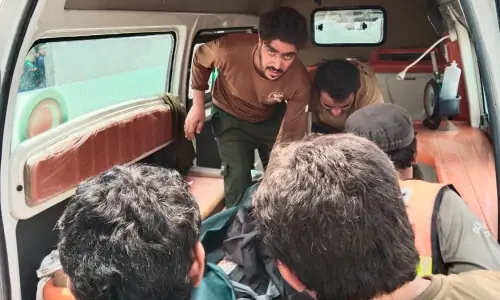 40 killed, eight injured as passenger bus plunges into ravine in Balochistan 40 killed, eight injured as passenger bus plunges into ravine in Balochistan