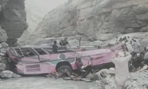 Forty killed as bus falls into ditch in Balochistan