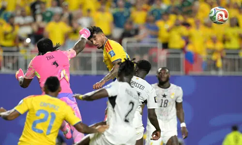 Colombia in control but failing to convert chances into goals