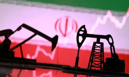 امریکا کا ایرانی تیل کی فروخت کا لائسنس منسوخ کرنے کا اعلان