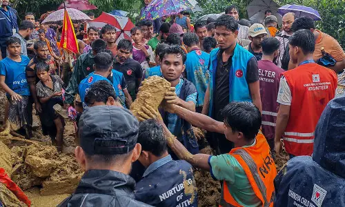 Landslide kills eight at refugee school in Bangladesh
