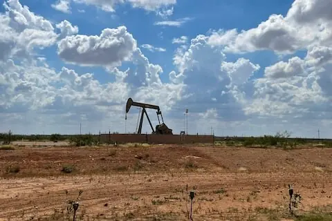 Oil rises after US launches fresh strikes against Iran