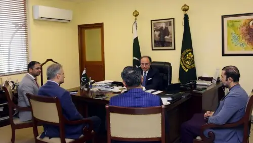 Pakistan seeks to leverage London as a global financial hub