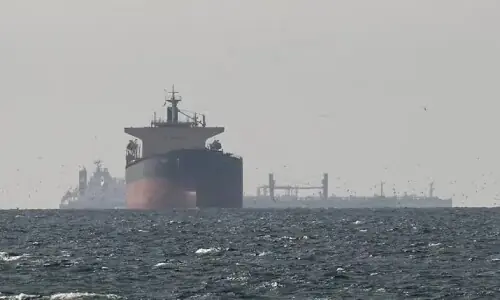 Oil tanker traffic through Hormuz at near standstill as attacks strain Iran truce