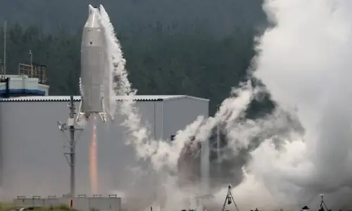 Japan successfully launches, lands reusable rocket