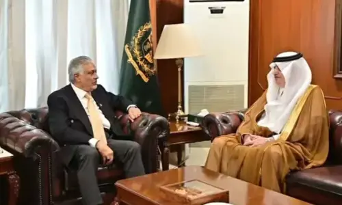Dar, Saudi envoy discuss regional developments