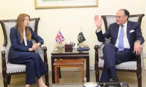 Economic reforms: Aurangzeb praises UK&rsquo;s continued support