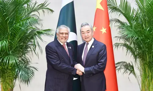 پاکستان اور چین کا تجارت، سرمایہ کاری و دیگر شعبوں میں تعاون بڑھانے پر اتفاق