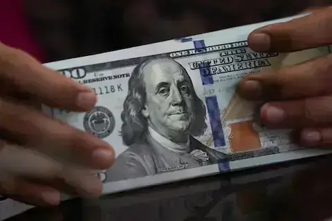 Dollar gains as US-Iran conflict intensifies