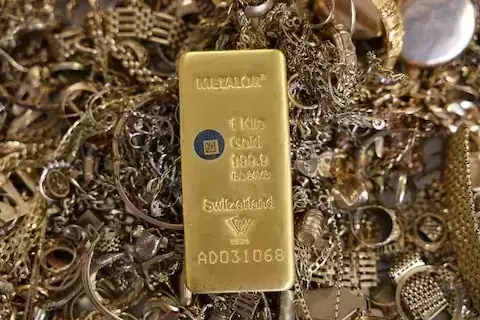مشرق وسطیٰ میں کشیدگی، سونے کی قیمتوں میں اضافہ رک گیا