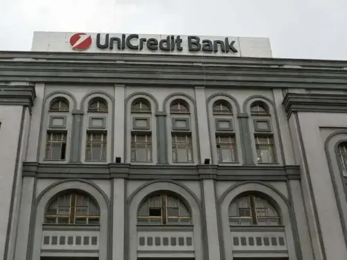 UniCredit posts better than expected results after Commerzbank bid