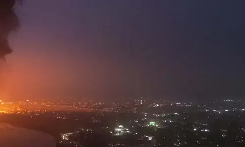 سعودی عرب کے یمن کے شہر الحدیدہ میں فضائی حملے، کشیدگی مزید بڑھنے کا خدشہ