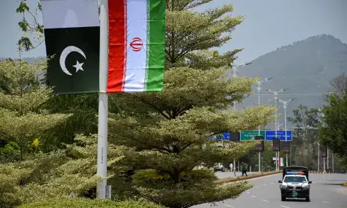 پاکستان کی چین کی حمایت سے امریکا، ایران مذاکرات بحال کرانے کی کوششیں تیز