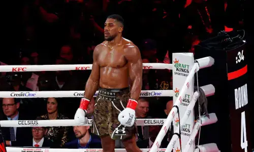 Joshua bounces back to secure knockout win over Prenga