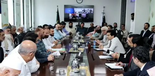 آئل ٹینکر کنٹریکٹرز کے تحفظات دور کرنے کے لیے کمیٹی قائم، وزیرِ پٹرولیم نے ایک ہفتے میں سفارشات طلب کرلیں