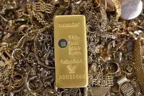 فیڈرل ریزرو کے مانیٹری پالیسی فیصلے کا انتظار، سونے کی قیمتوں میں کمی