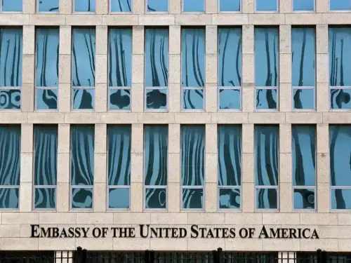US embassies urge citizens to 'consider departing' Middle East US embassies urge citizens to 'consider departing' Middle East