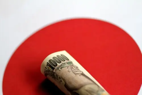 Japan to announce Tokyo, Washington took joint action on yen, sources say