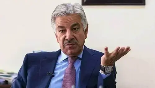 خواجہ آصف نے محسن نقوی کی اصلاحاتی تجویز کی حمایت کردی، آئینی راستہ اپنانے کا مشورہ