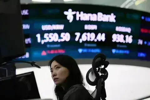 Oil slumps on hopes of Iran deal, yen spikes suddenly after intervention