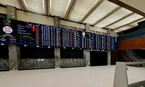 Buying momentum continues at PSX, KSE-100 up 2,400 points amid peace hopes Buying momentum continues at PSX, KSE-100 up 2,400 points amid peace hopes