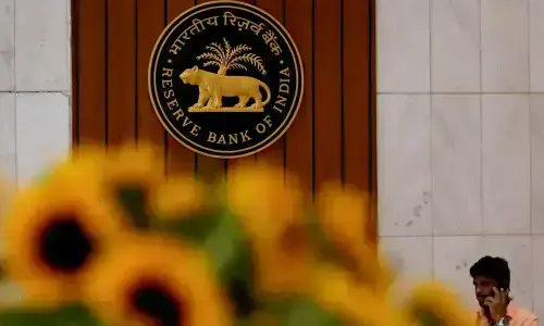 India central bank to stay on hold even as peers pivot to rate hikes