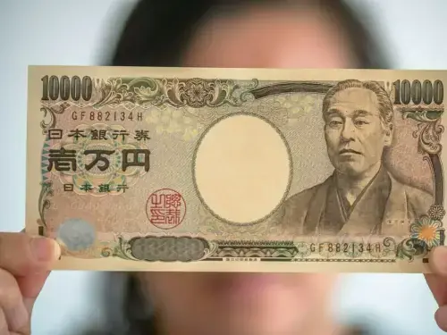 Yen climbs against dollar, euro Yen climbs against dollar, euro