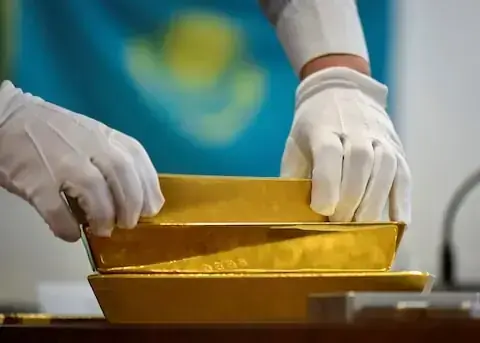 Gold price drops by Rs500 per tola in Pakistan