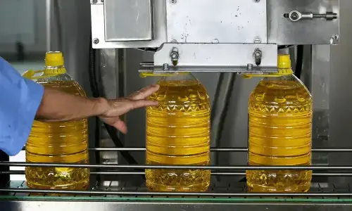 India's edible oil imports hit 10-month peak in July on higher palm buying, dealers say