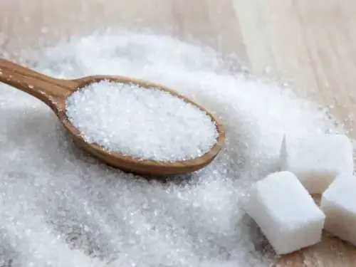 Raw sugar prices climb to four-week high