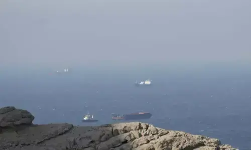 ایران کا آبنائے ہرمز کے نئے بحری راستے پر عمان سے معاہدے کا اعلان