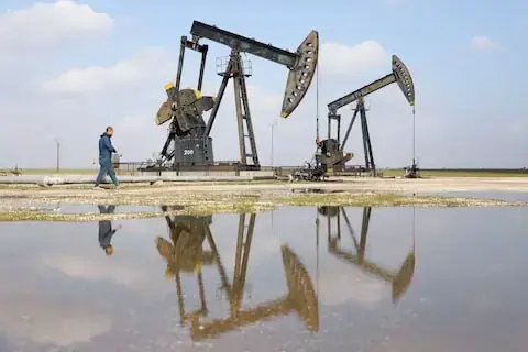 Oil prices slip as Iran-Oman talks fuel hopes for US-Iran peace deal Oil prices slip as Iran-Oman talks fuel hopes for US-Iran peace deal