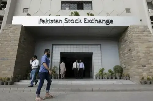 پاکستان اسٹاک ایکسچینج میں سرمایہ کاروں کی تعداد پہلی بار 6 لاکھ سے تجاوز کر گئی