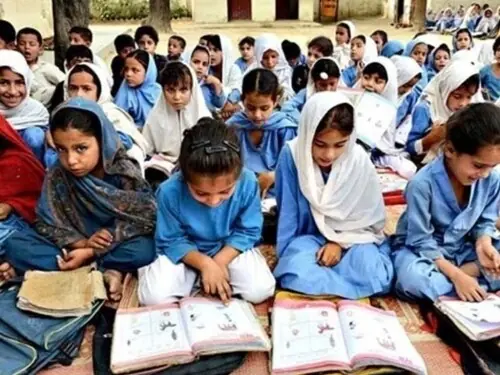 Sindh announces new school timings effective from Aug 6 Sindh announces new school timings effective from Aug 6