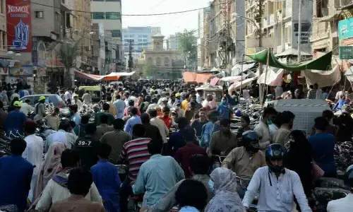ایشیا کے شہروں میں بڑھتی ہوئی عدم مساوات کا سدباب کیسے ممکن ہے؟