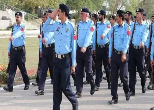 Islamabad police organises flag march to celebrate the Makkah defence pact