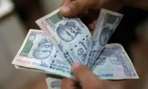 Indian rupee weakness cushioned by central bank intervention, shorts grow wary