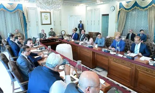 PM wants closer contact between FBR, business community
