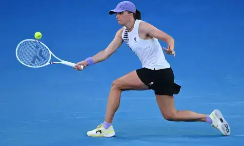 Iga Swiatek powers into Toronto semifinals in 64 minutes