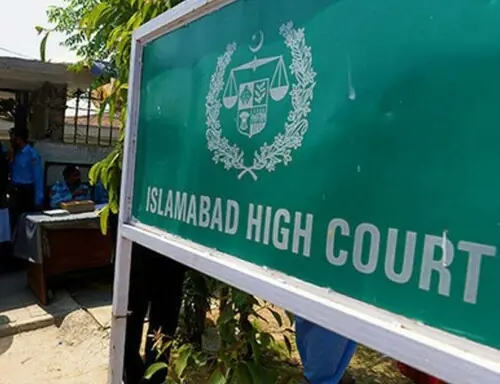 IHC CJ administers oath to three judges