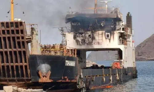 Three Pakistanis killed in Houthi strike on ship
