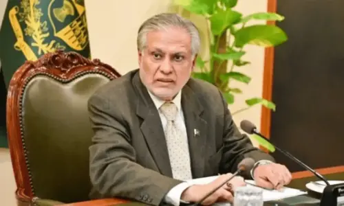 Dar reiterates govt&rsquo;s wheat import decision